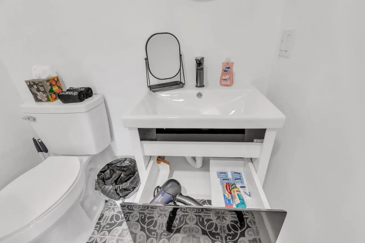 Apartment Luxe 1 Bedroom Apt Ewr Prudential Center Elizabeth United States